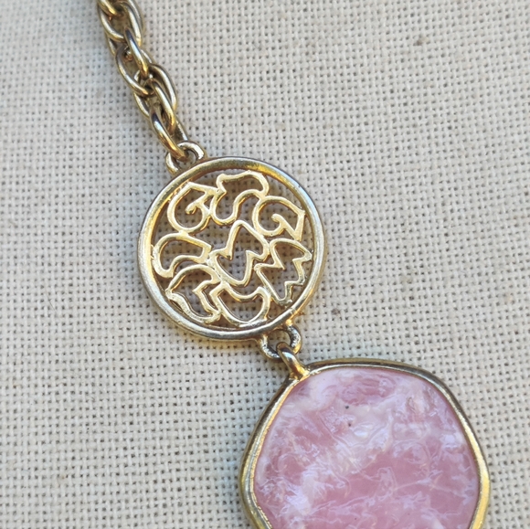 Vintage Pink And Red Molded Plastic Necklace - Picture 7 of 11